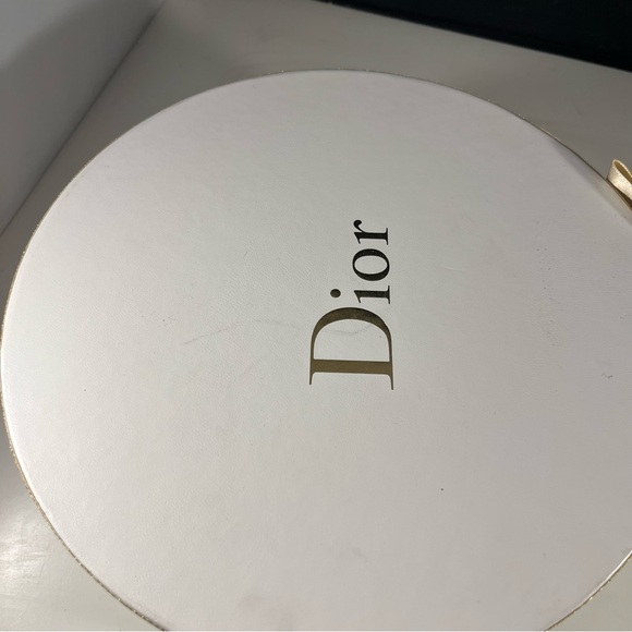 Dior White/Gold Round Hat Box W/ Pillow- 9 1/4” Diameter- Empty - Picture 9 of 16